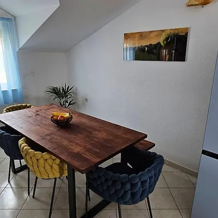 アパート 4-bedroom Family Paradise With View *