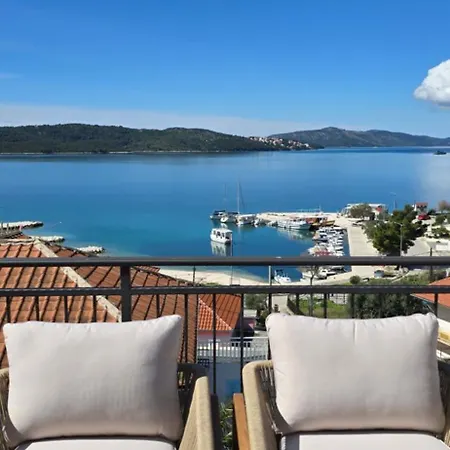 4-bedroom Family Paradise With View Trogir